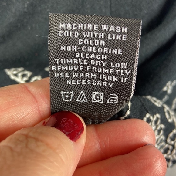 BCBG Max Azria 100% Cotton Black Tunic with Embroidered White Flower Detail - Picture 8 of 9